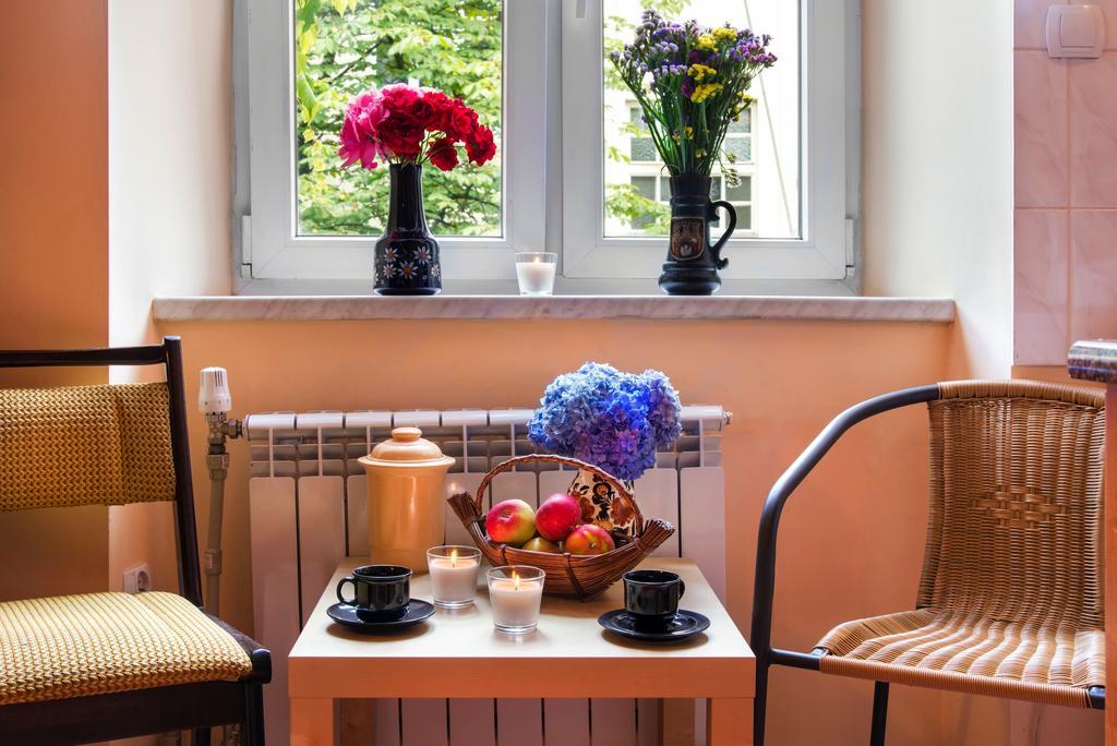 Live Like Locals: Market Square X Jewish District Krakow Room photo