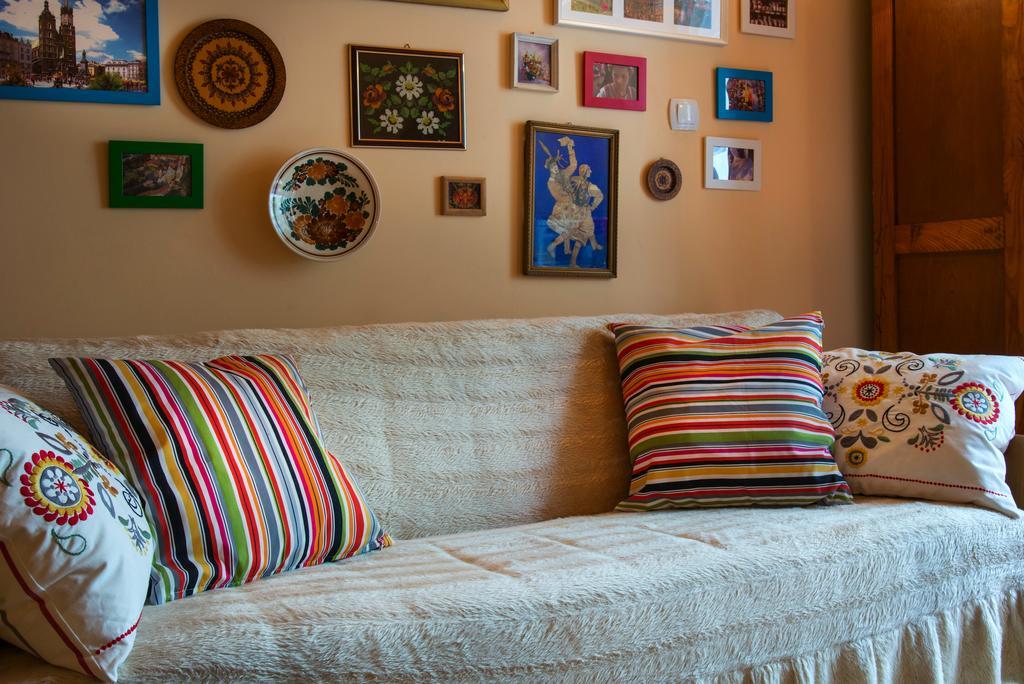 Live Like Locals: Market Square X Jewish District Krakow Room photo