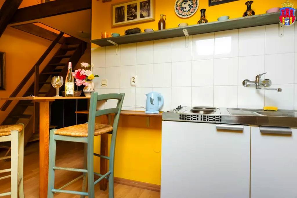 Live Like Locals: Market Square X Jewish District Krakow Room photo