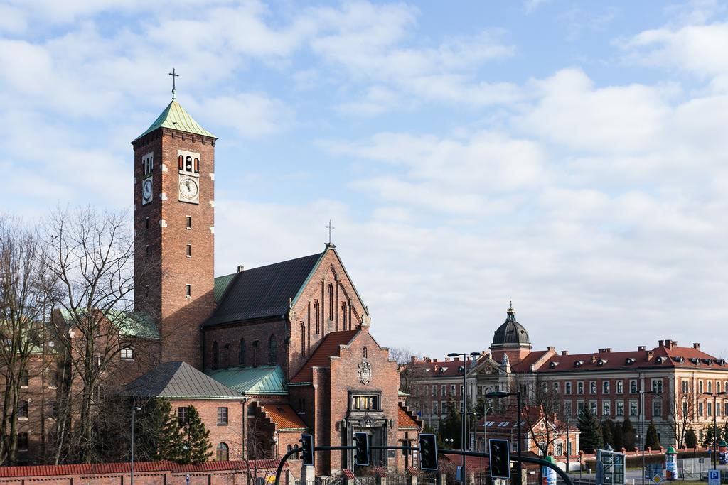Live Like Locals: Market Square X Jewish District Krakow Exterior photo
